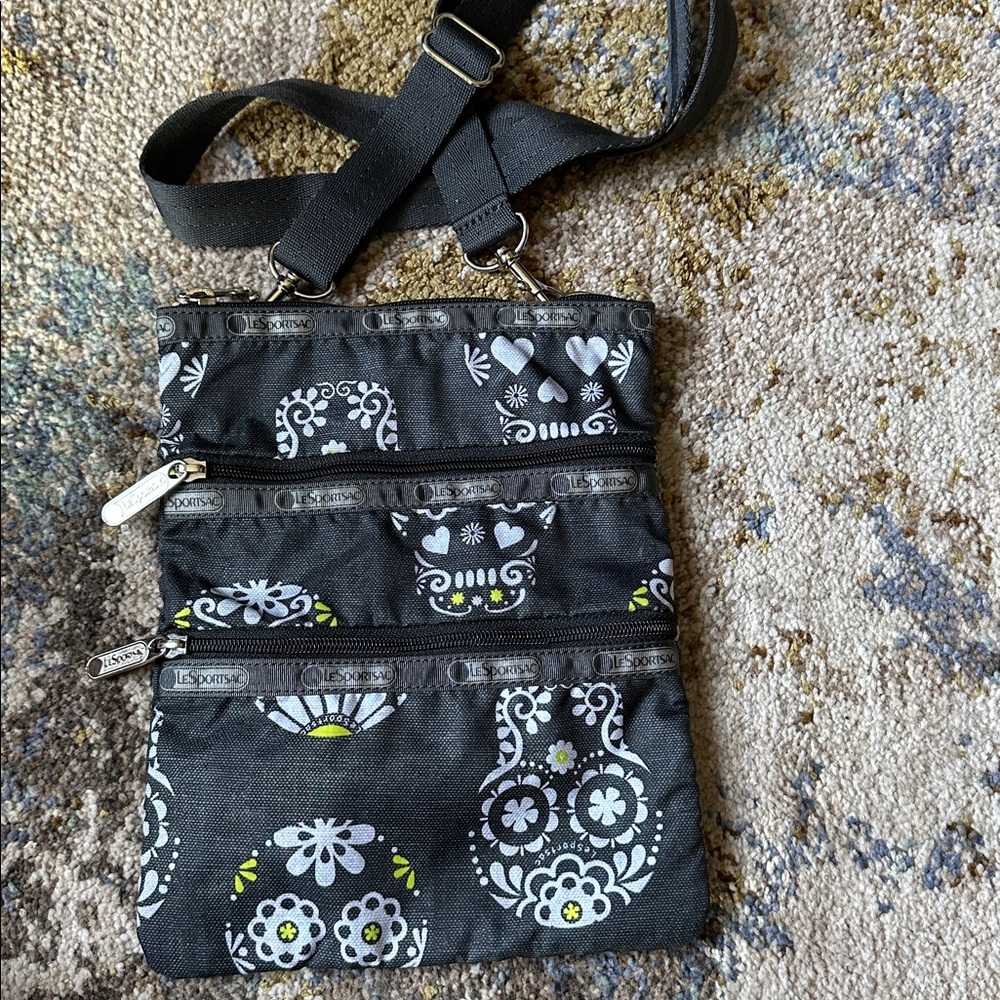 LeSportsac crossbody nylon bag. 3 compartments.